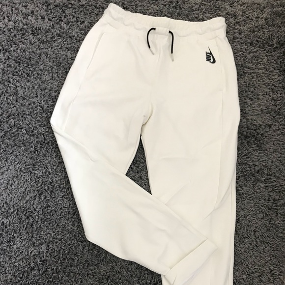 nikelab essentials sweatpants